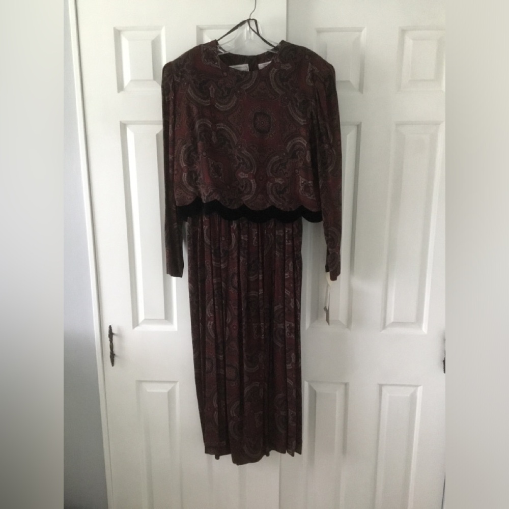 karin stevens Burgundy Paisley Long Sleeve Maxi Dress